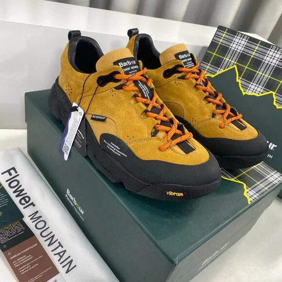 Flower MOUNTAIN NANGA Collaboration Sneaker in Brown&Black Suede - Picture 2 of 9